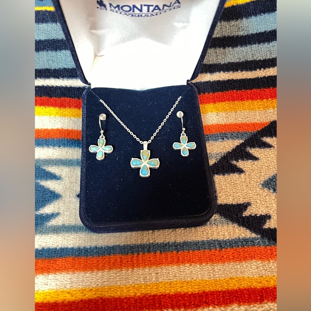 Montana Silversmiths Turquoise Necklace and Earrings set